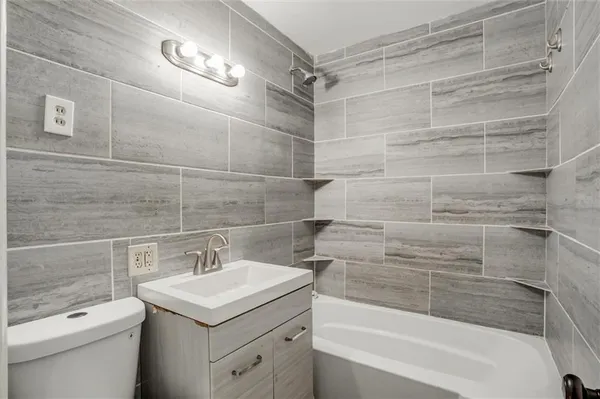$209,900 | 4928 North Topping Avenue, Kansas City, MO 64119