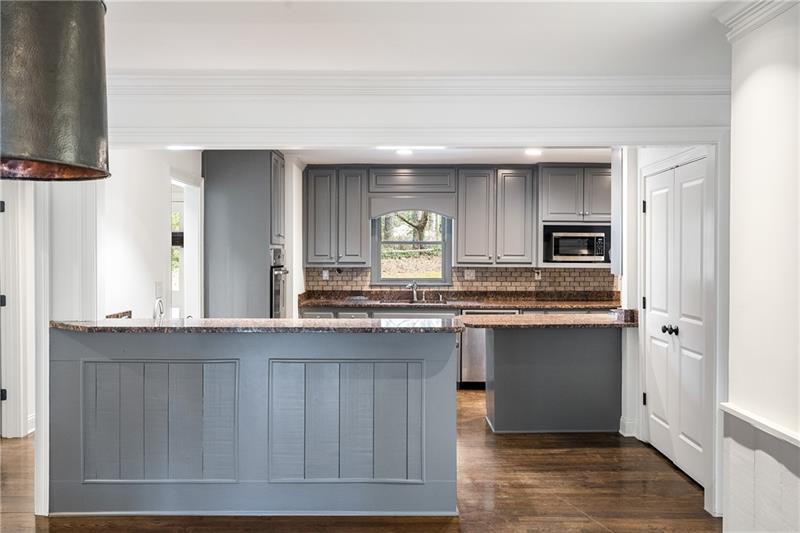 2468 Ridgeway Drive Atlanta, GA 30360 - Photo 9 of 30 Gallery Image 9