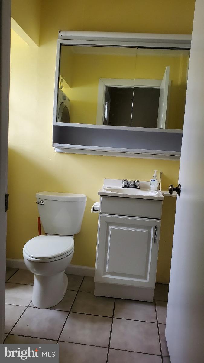38 Great Oak Road Levittown, PA 19057 - Photo 28 of 28 Bathroom 1st floor half bath