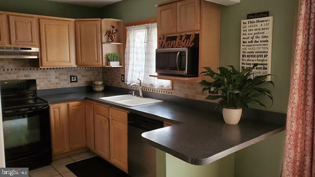 38 Great Oak Road Levittown, PA 19057 - Photo 6 of 28 Alot of countertop space