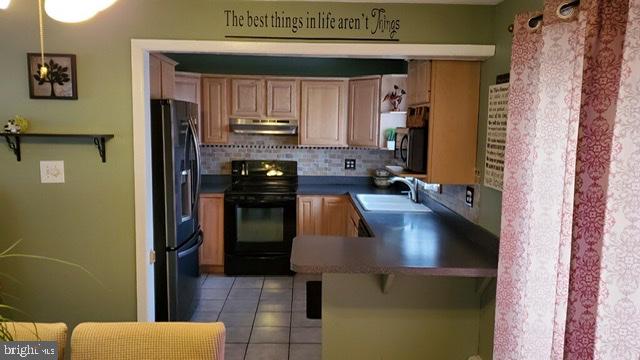 38 Great Oak Road Levittown, PA 19057 - Photo 9 of 28 View from Dining Room