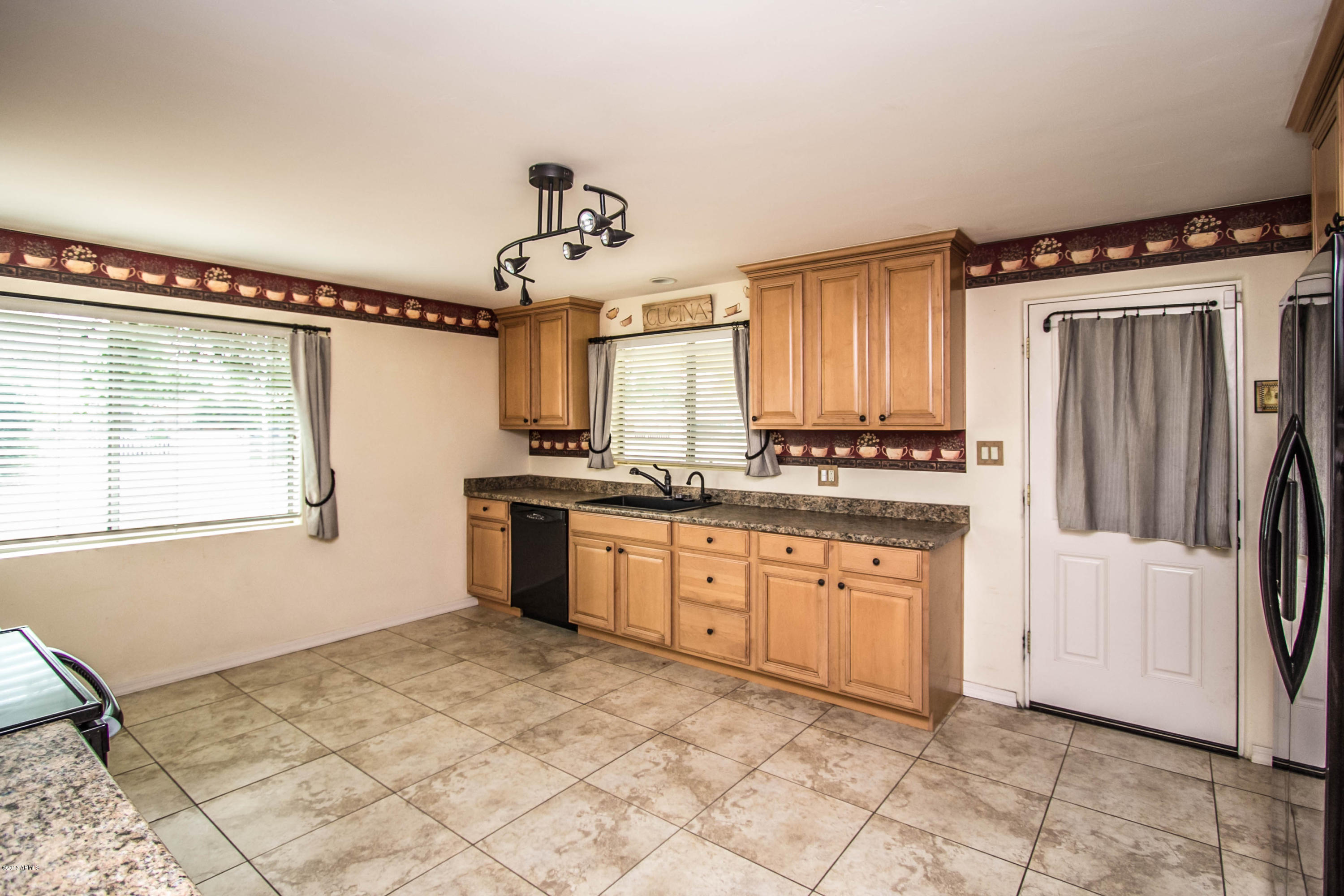 4346 East Coronado Road Phoenix, AZ 85008 - Photo 5 of 24 IMG_1600