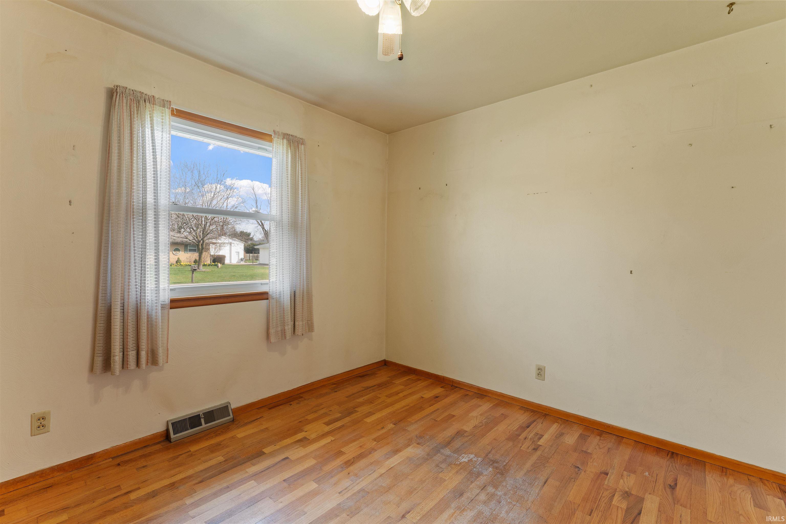 52235 Filbert Road Granger, IN 46530 - Photo 17 of 35 Gallery Image 17