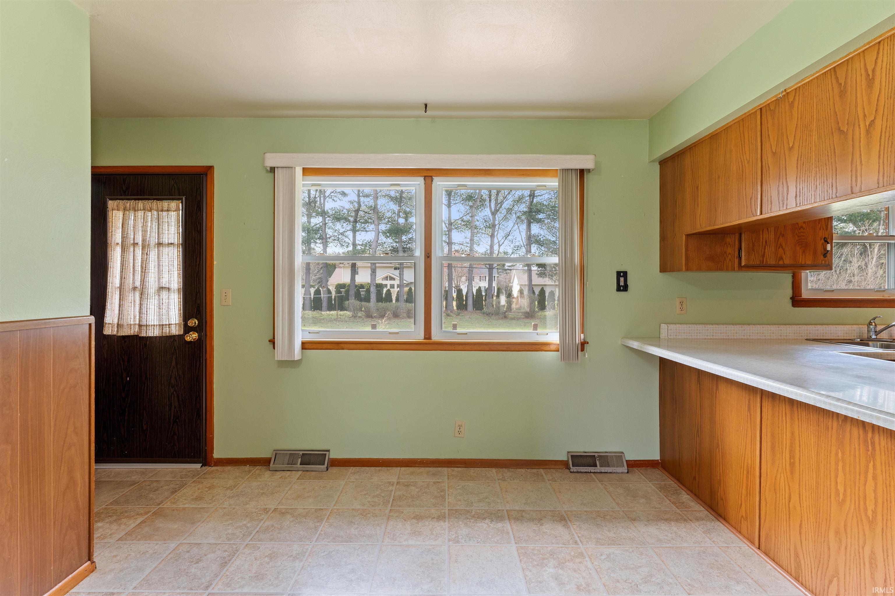 52235 Filbert Road Granger, IN 46530 - Photo 9 of 35 Gallery Image 9