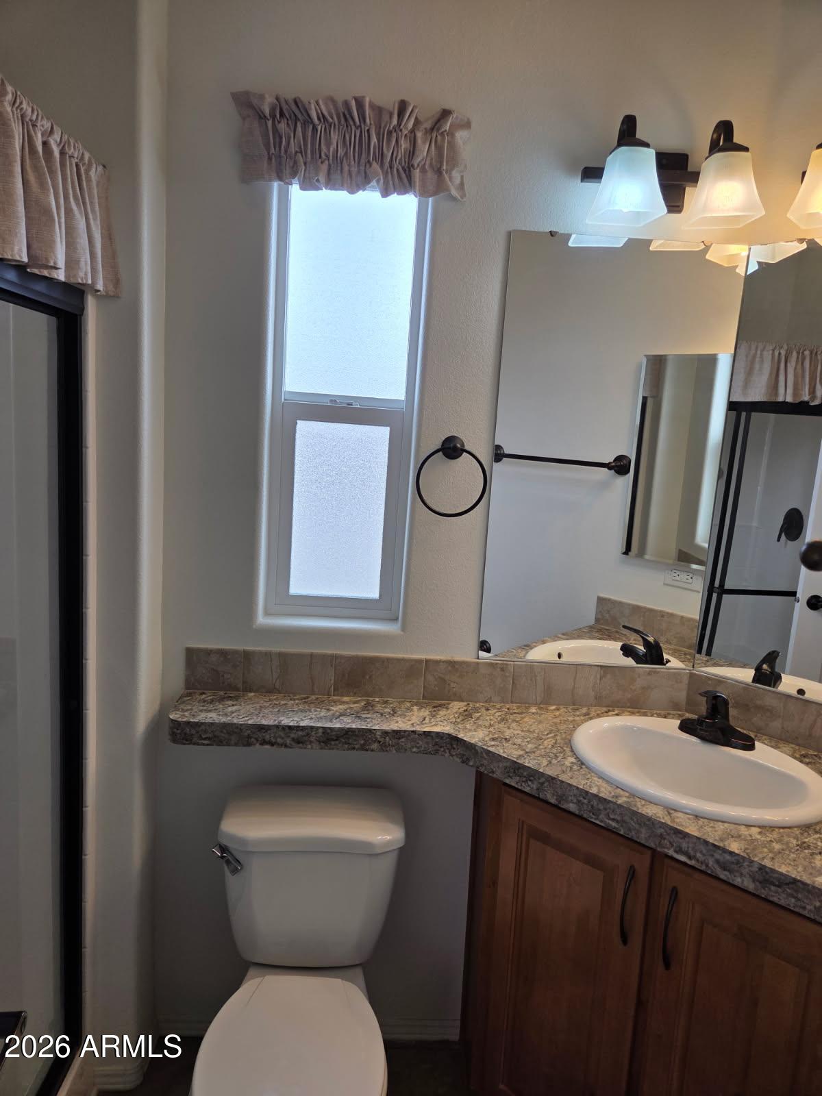 8242 Bogie Loop, Unit 239 Show Low, AZ 85901 - Photo 16 of 24 Bathroom