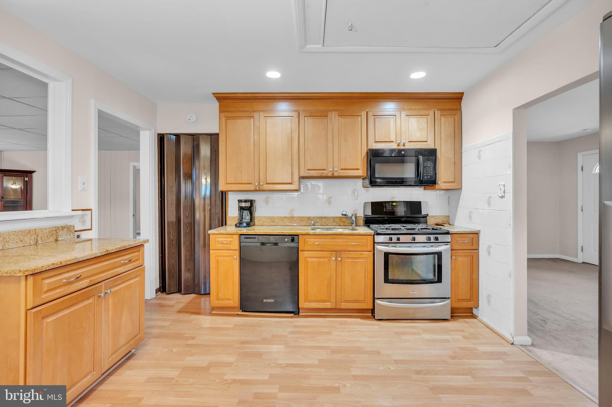 19 Paul Road Maple Shade, NJ 08052 - Photo 13 of 24