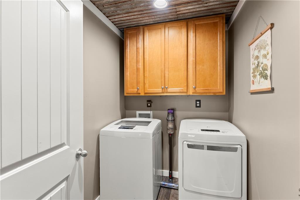 455 Cliff Nelson Road Taylorsville, GA 30178 - Photo 25 of 42 a utility room with dryer and washer