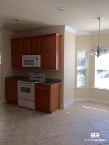 121 Mark Twain Loop Foley, AL 36535 - Photo 11 of 40 Kitchen/Dining