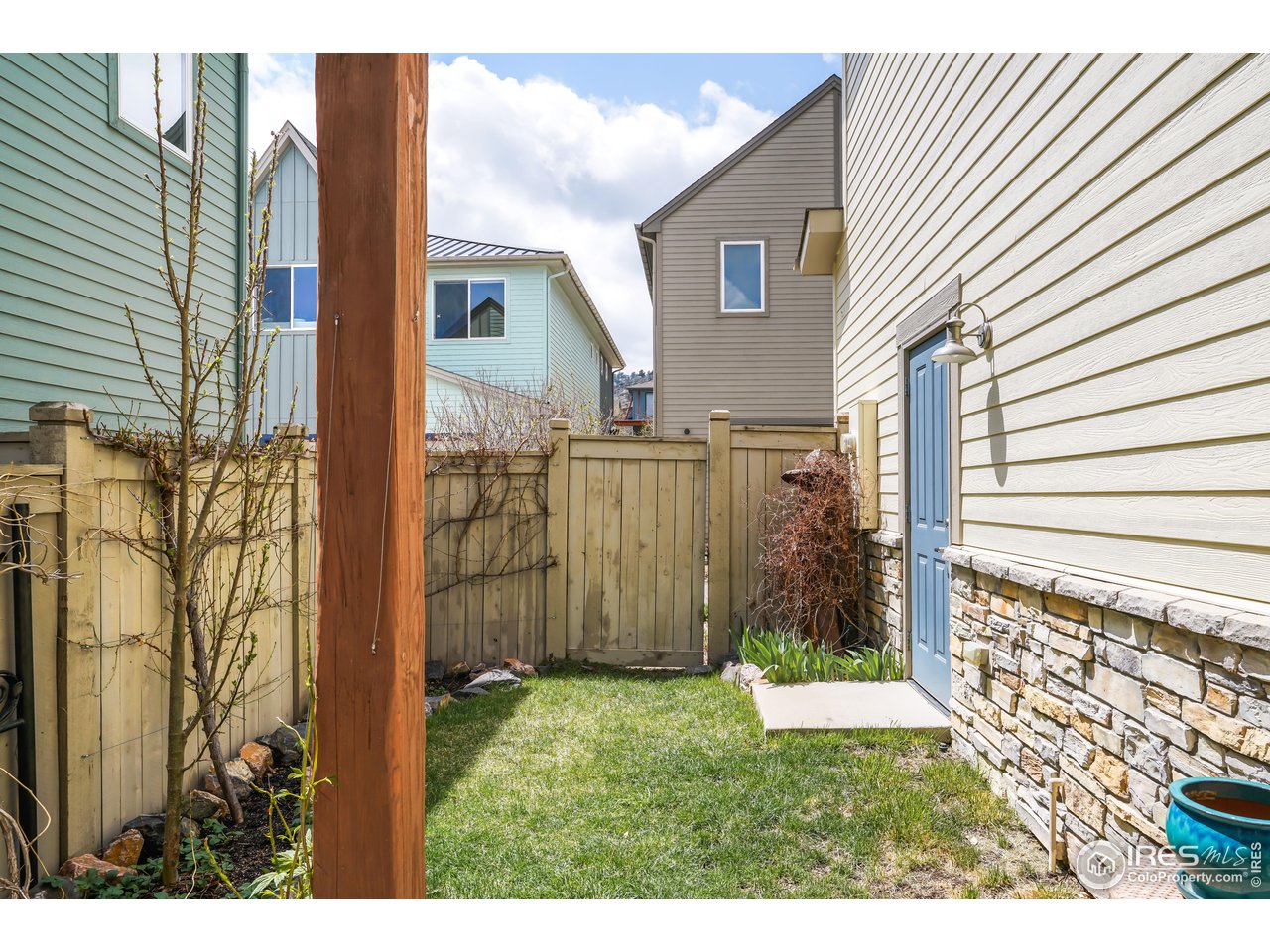 5263 Denver Street Boulder, CO 80304 - Photo 32 of 40 a view of a back yard of the house