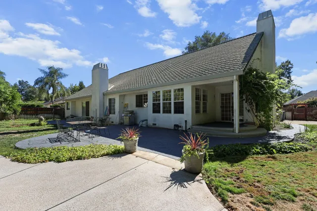 $690,000 | 2366 Templeton Drive, Redding, CA 96002