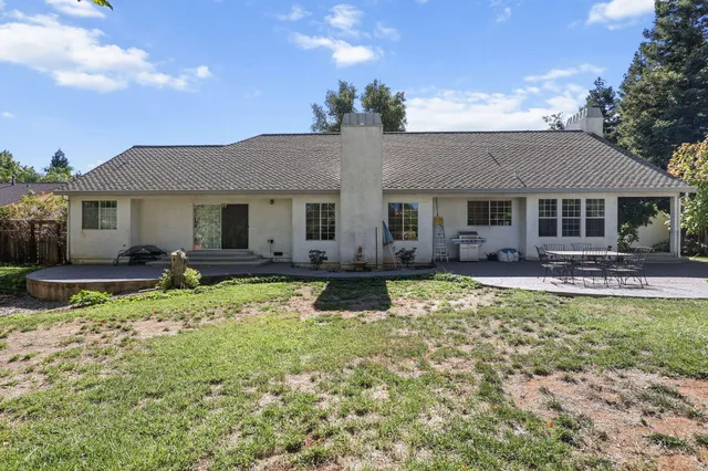 $690,000 | 2366 Templeton Drive, Redding, CA 96002
