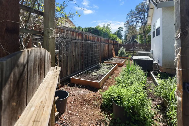 $690,000 | 2366 Templeton Drive, Redding, CA 96002