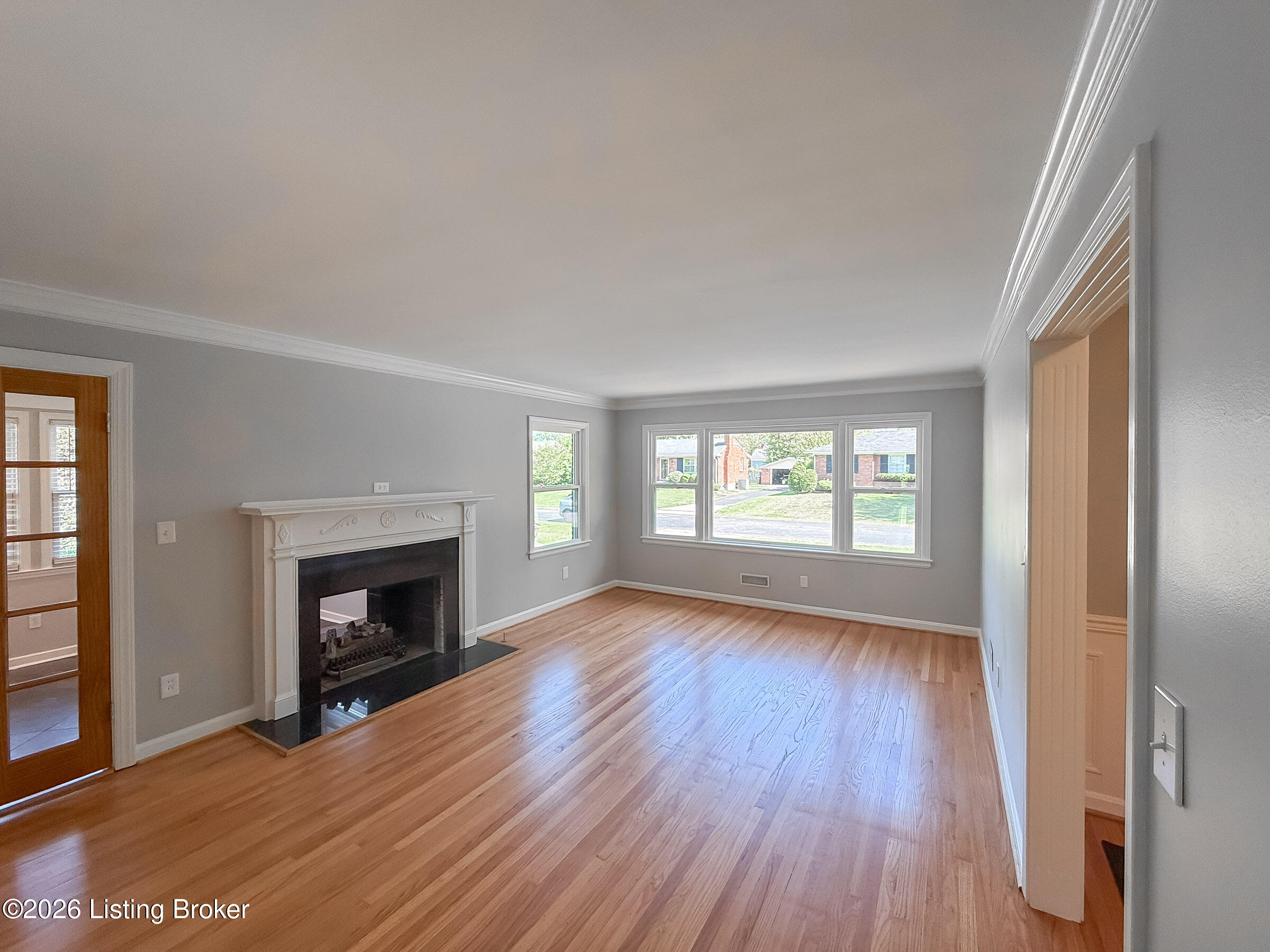 4311 Wingate Road Louisville, KY 40207 - Photo 3 of 57 4311 wingate indoor-14