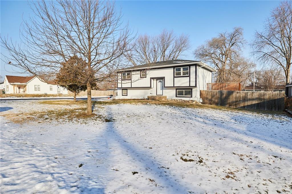 200 East Hulett Street Edgerton, KS 66021 - Photo 2 of 35