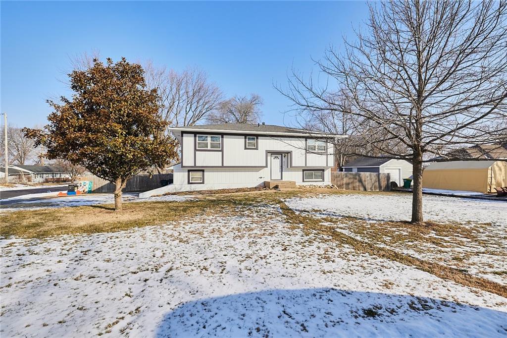 200 East Hulett Street Edgerton, KS 66021 - Photo 3 of 35