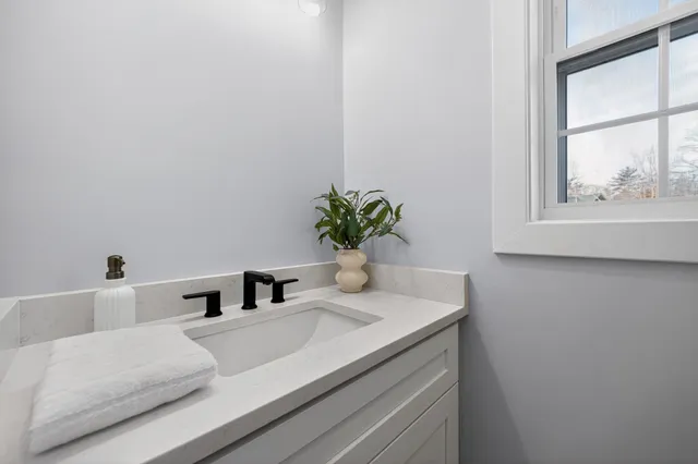 $869,900 | 17 Elm Court, Barrington, NH 03825