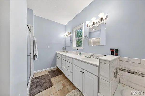 $1,395,000 | 5301 Little Spring Creek Road, Leslie, MO 63056