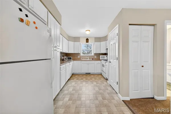 $1,395,000 | 5301 Little Spring Creek Road, Leslie, MO 63056