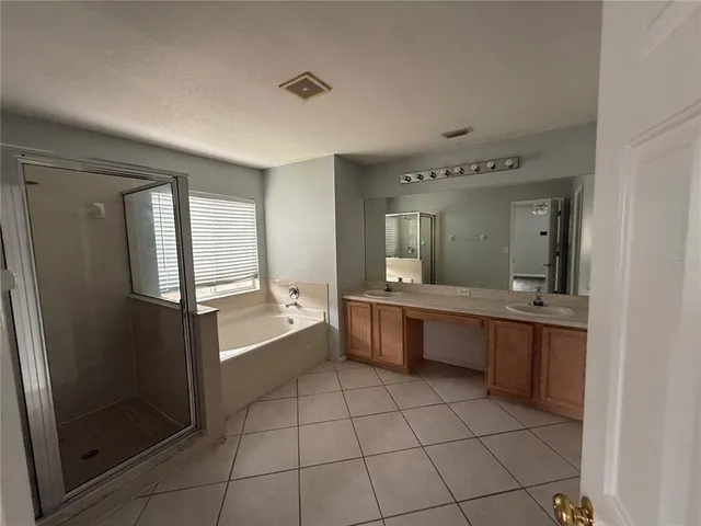 $3,300 | 10782 Plantation Bay Drive, Tampa, FL 33647