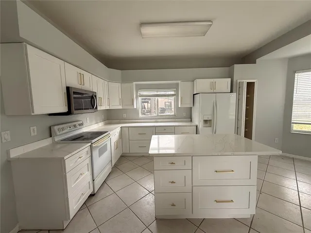 $3,300 | 10782 Plantation Bay Drive, Tampa, FL 33647