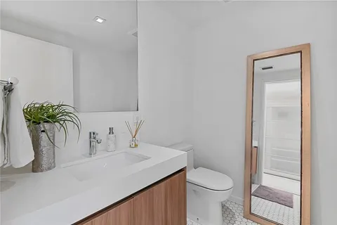 $1,100,000 | 401 North Birch Road, Unit 708, Fort Lauderdale, FL 33304