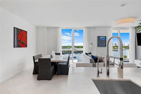 $1,100,000 | 401 North Birch Road, Unit 708, Fort Lauderdale, FL 33304