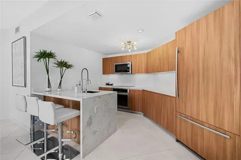 $1,100,000 | 401 North Birch Road, Unit 708, Fort Lauderdale, FL 33304