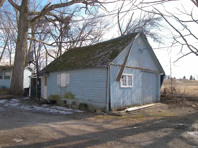 $715,000 | 1150 Chapman Lake Drive, Warsaw, IN 46582