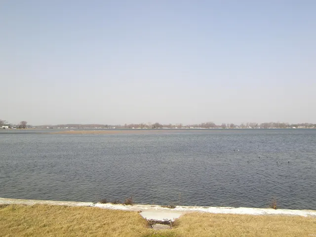 $715,000 | 1150 Chapman Lake Drive, Warsaw, IN 46582