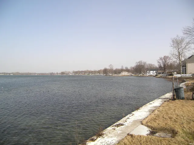 $715,000 | 1150 Chapman Lake Drive, Warsaw, IN 46582