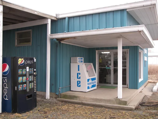 $715,000 | 1150 Chapman Lake Drive, Warsaw, IN 46582