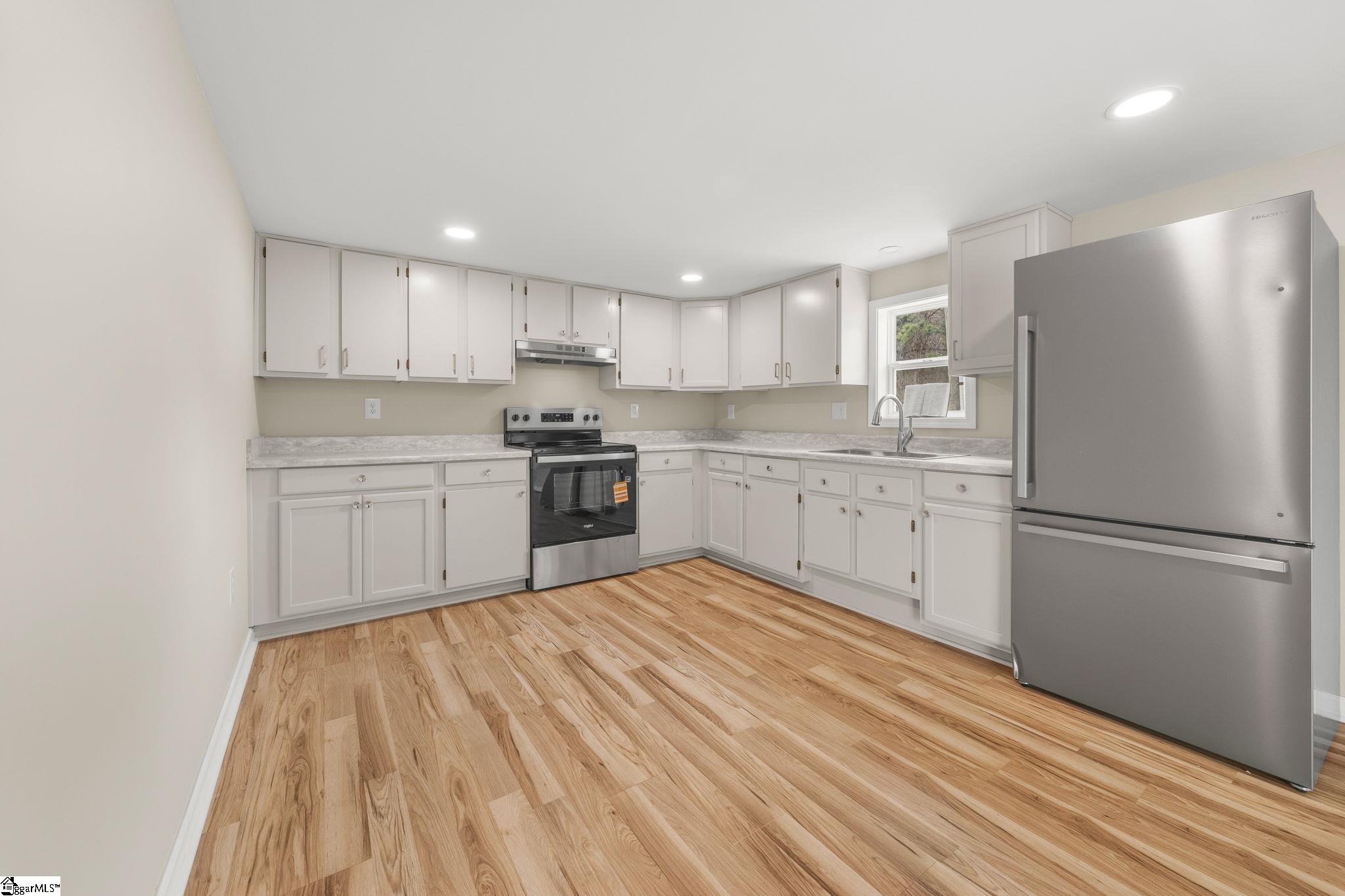 139 Davis Road Easley, SC 29640 - Photo 13 of 33