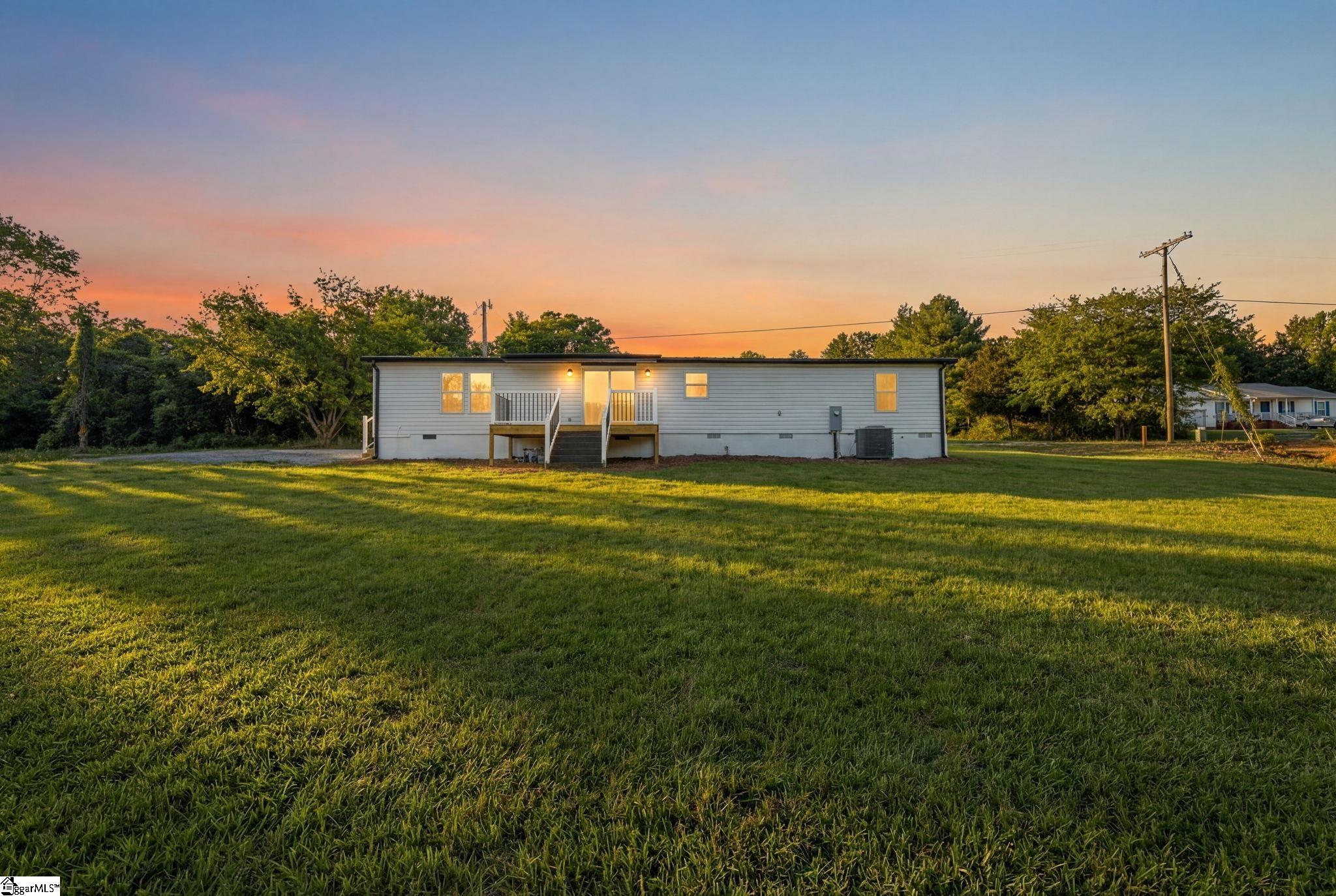 139 Davis Road Easley, SC 29640 - Photo 5 of 33