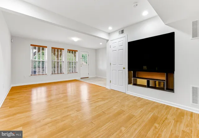 $389,900 | 341 Concetta Drive, Mount Royal, NJ 08061