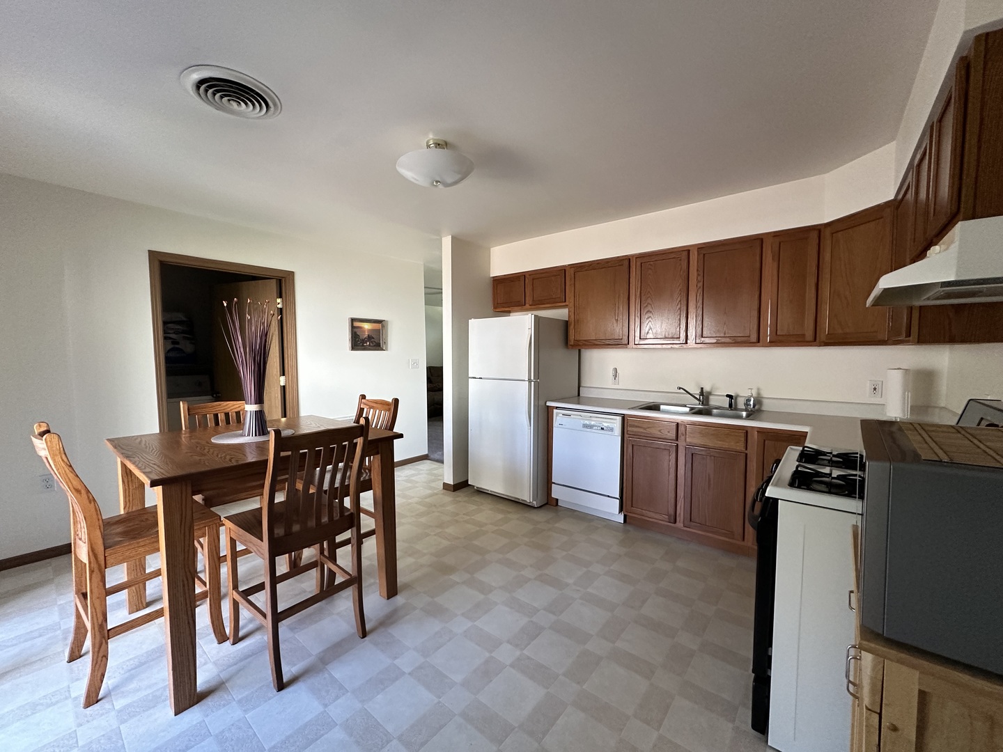 809 Caton Street Ottawa, IL 61350 - Photo 8 of 20 Gallery Image 8