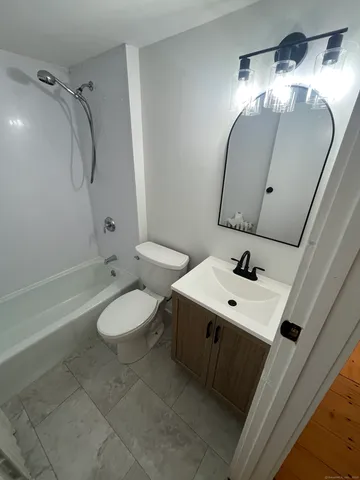 $2,300 | 9 Essex Road, Westbrook, CT 06498