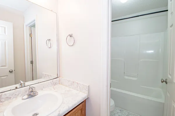 $995 | 299 Raleigh Drive, Unit C2, Clarksville, TN 37043