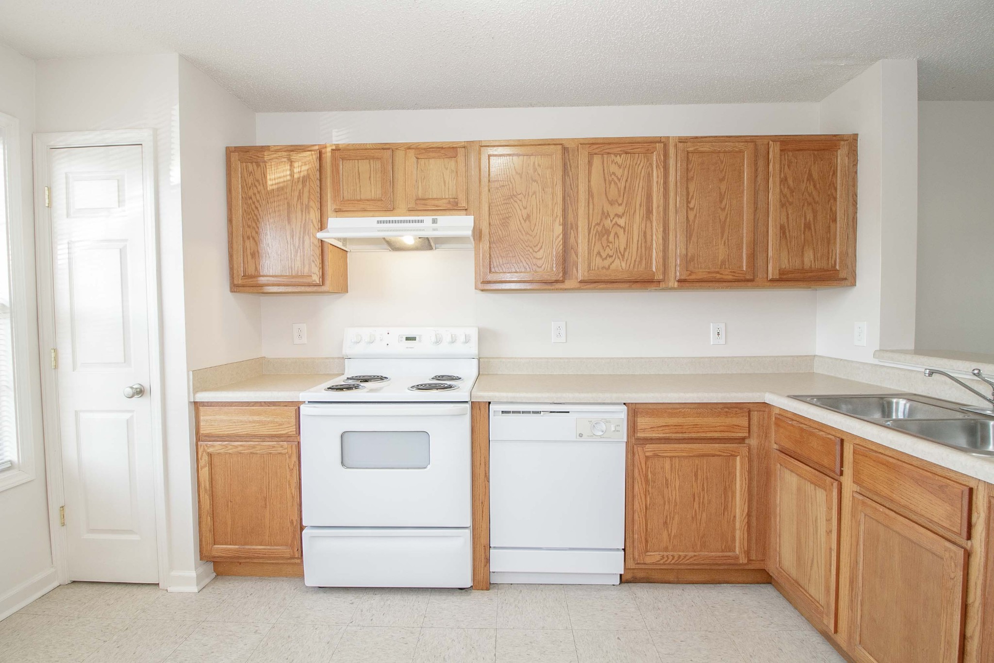 299 Raleigh Drive, Unit C2 Clarksville, TN 37043 - Photo 3 of 22