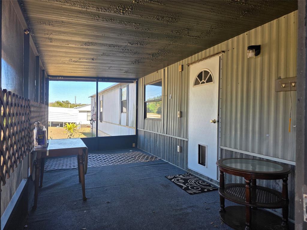 1985 Shore Road Avon Park, FL 33825 - Photo 3 of 21