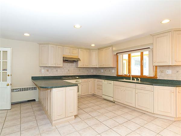 25 Puddingstone Road Brookline, MA 02467 - Photo 3 of 13