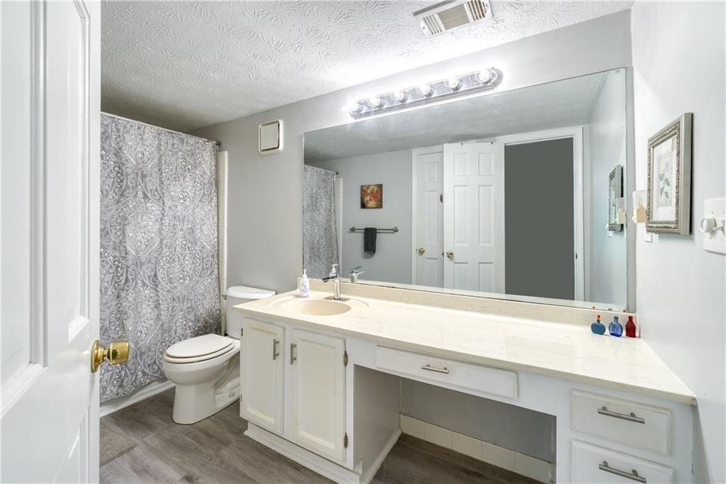 1445 Oakridge Circle Decatur, GA 30033 - Photo 16 of 23