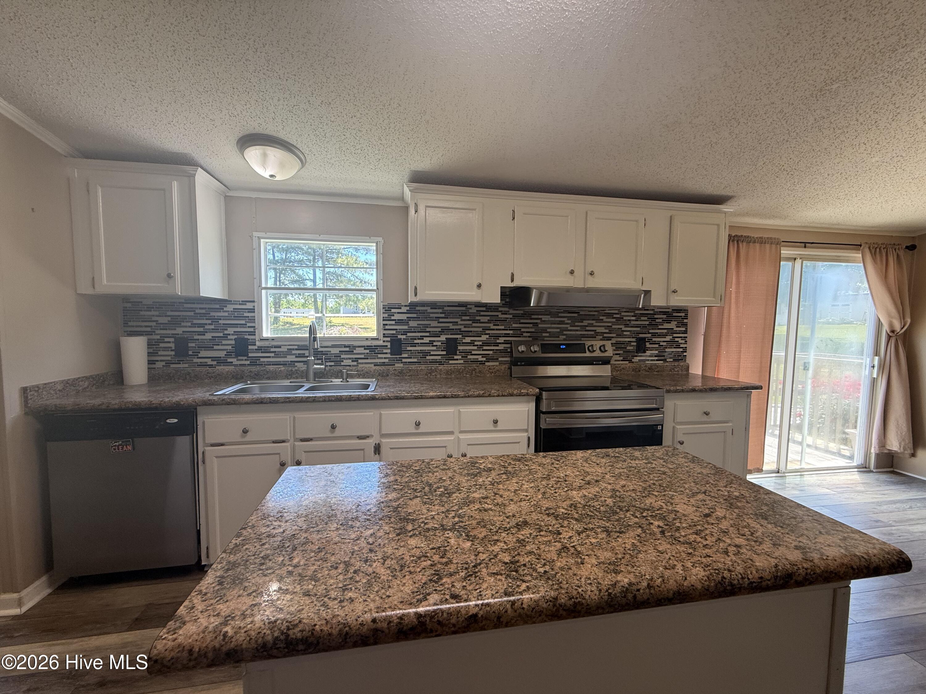 274 Norris Road Swansboro, NC 28584 - Photo 22 of 45 Kitchen