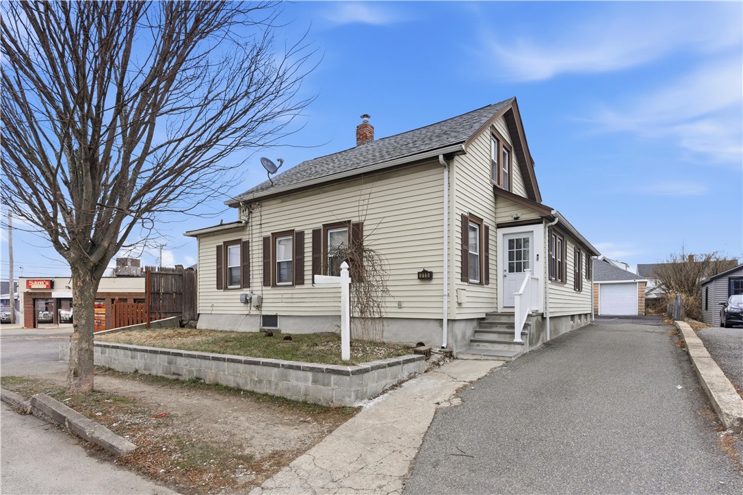 215 Kenyon Avenue Pawtucket, RI 02861 - Photo 1 of 30