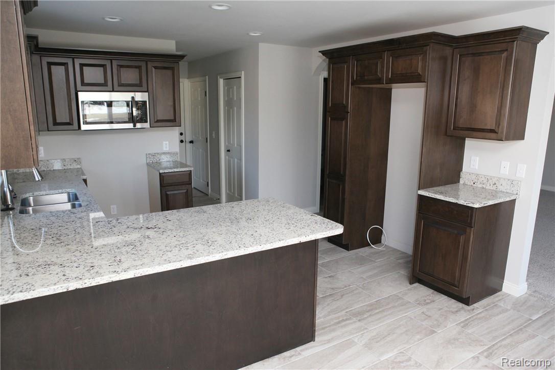 48057 Donner Road New Baltimore, MI 48047 - Photo 33 of 68 IMG_0036.jpg