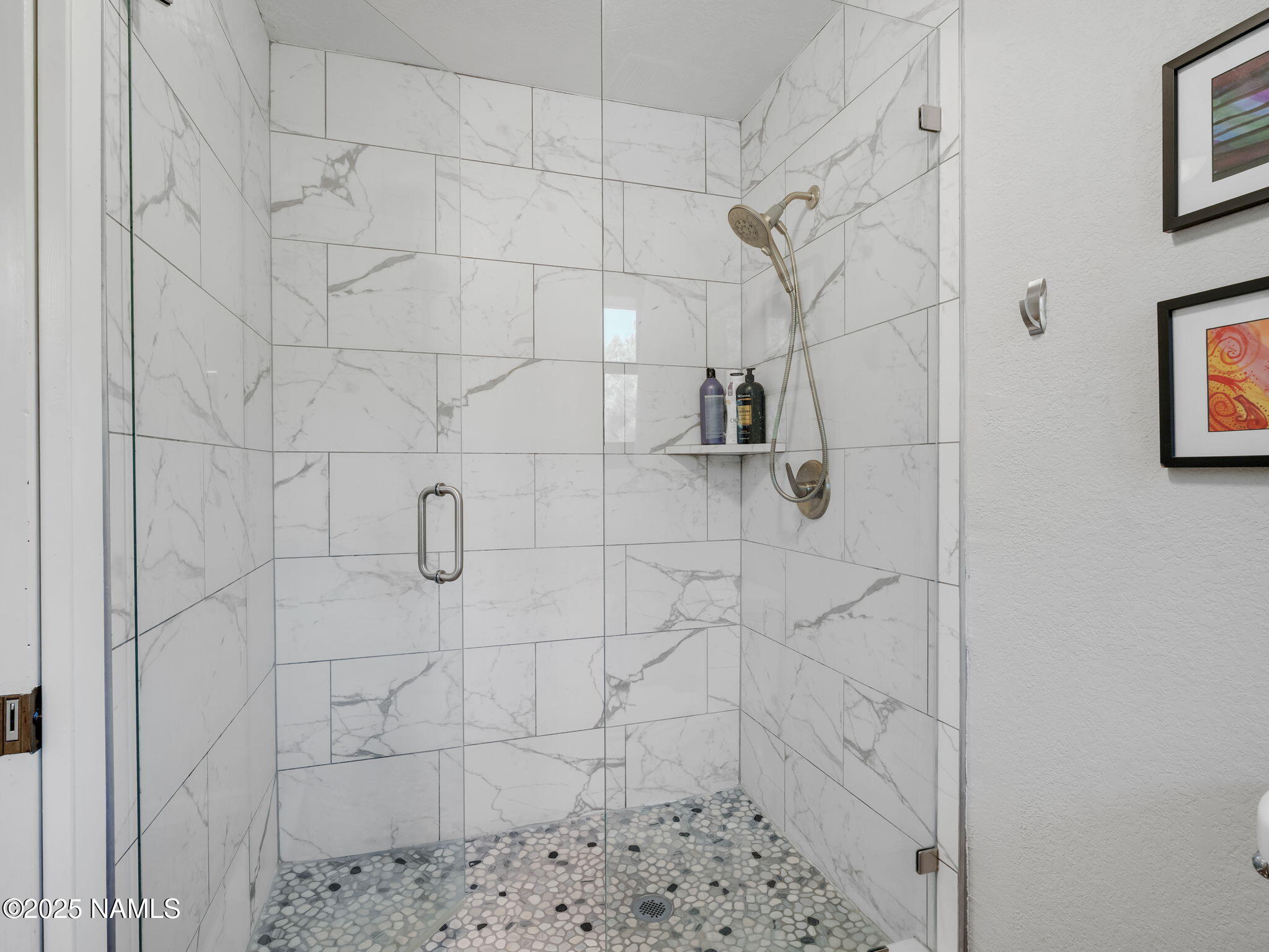 2201 North Fox Hill Road Flagstaff, AZ 86004 - Photo 29 of 38 a bathroom with a shower