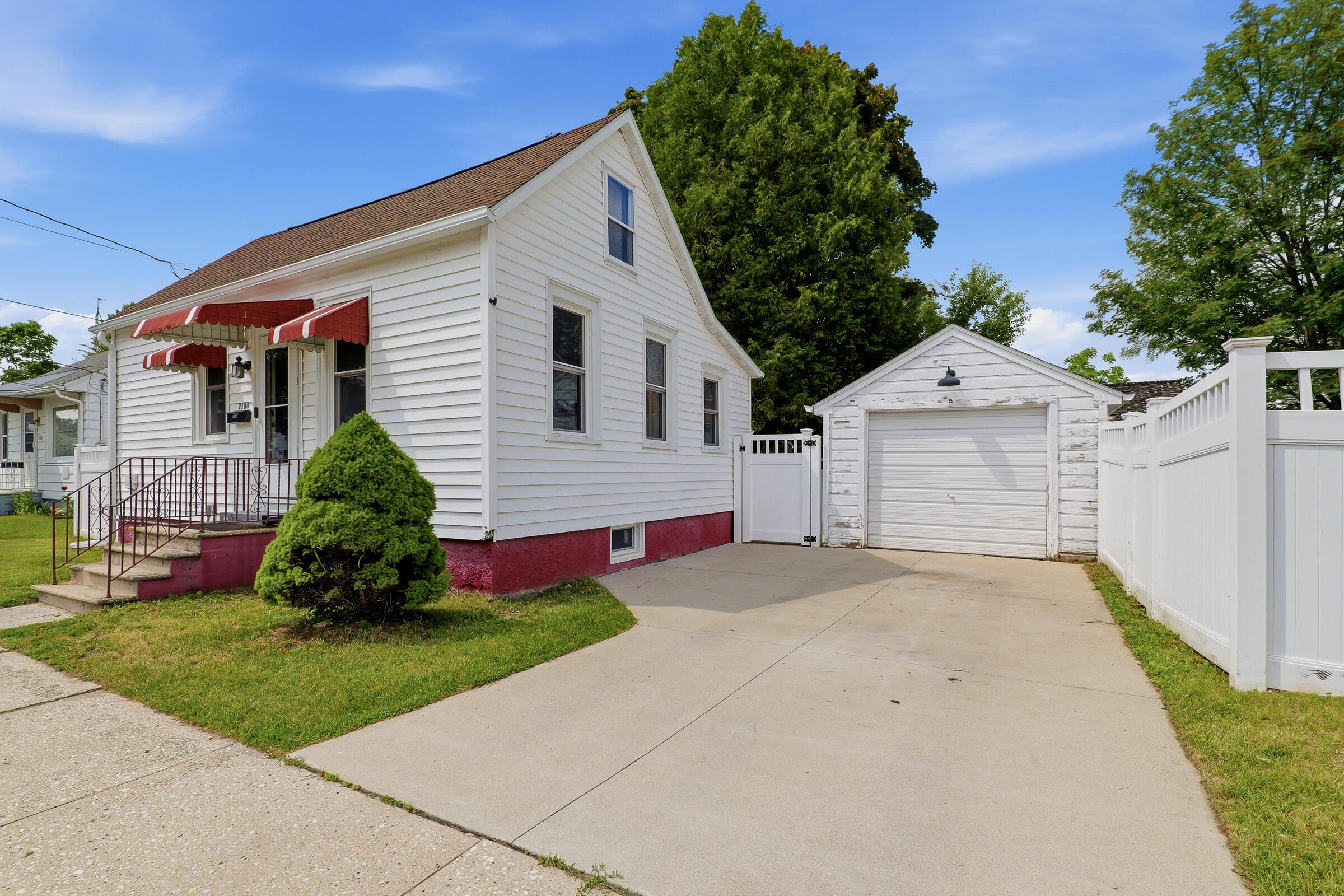 2104 11th Street Two Rivers, WI 54241 - Photo 30 of 30 210411thSt-3