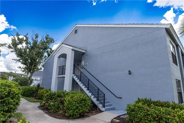 $1,995 | 13621 Eagle Ridge Drive, Unit 1522, Fort Myers, FL 33912