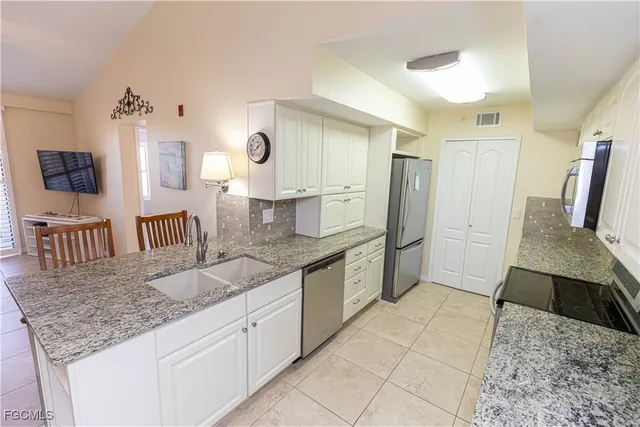$1,995 | 13621 Eagle Ridge Drive, Unit 1522, Fort Myers, FL 33912