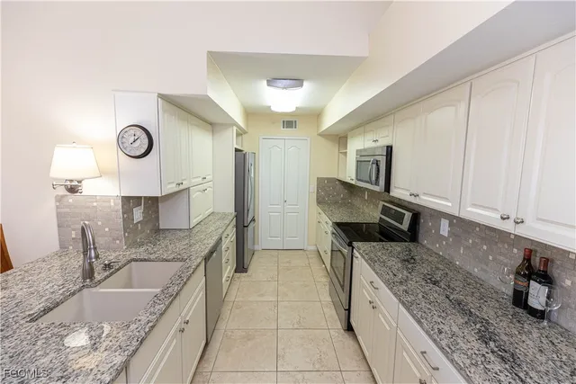 $1,995 | 13621 Eagle Ridge Drive, Unit 1522, Fort Myers, FL 33912