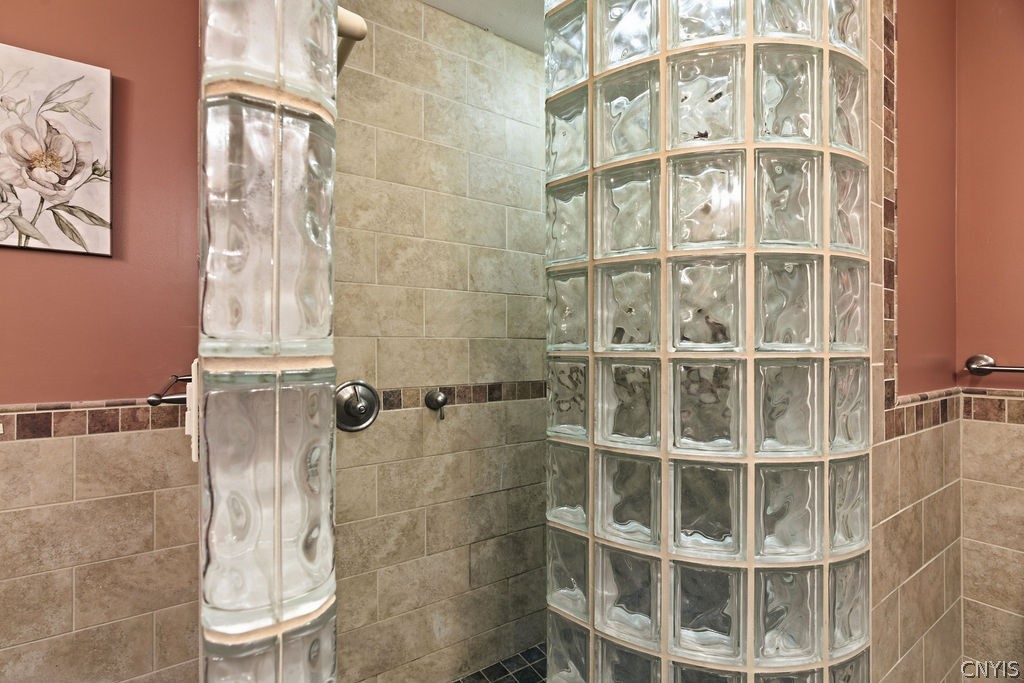 1000 Rail Fence Road Camillus, NY 13031 - Photo 36 of 37 GLASS SHOWER.